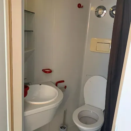Luxurious , Next To University& Wifi, Free Parking, Bed&matress * רגנסבורג
