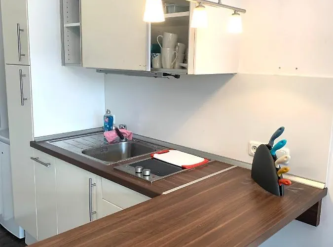 Luxurious , Next To University& Wifi, Free Parking, Bed&matress Διαμέρισμα *