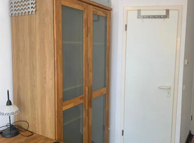 Luxurious , Next To University& Wifi, Free Parking, Bed&matress