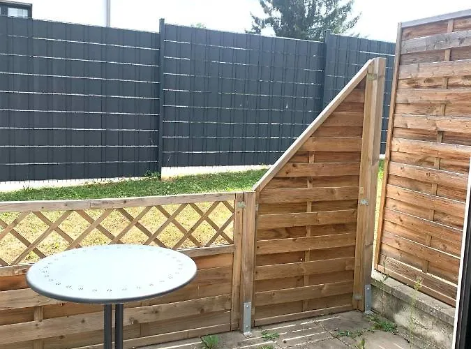 Luxurious , Next To University& Wifi, Free Parking, Bed&matress *